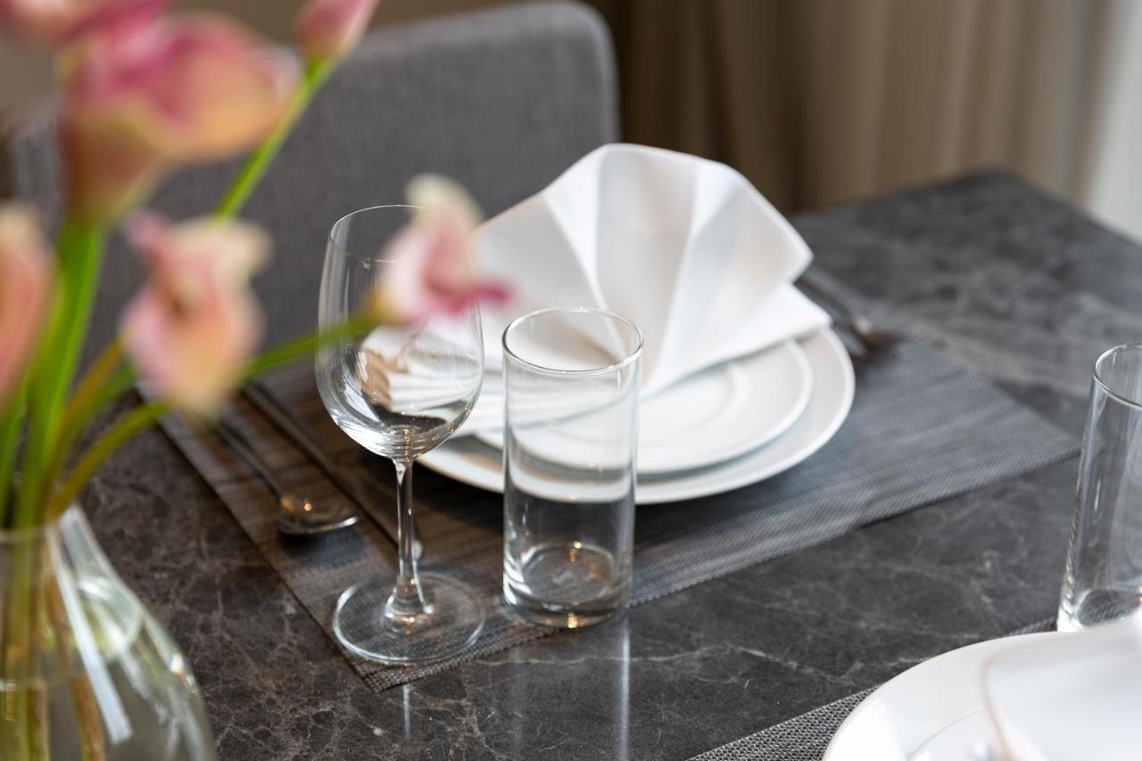 Ascott Thonglor Bangkok Hotel Eksteriør billede A place setting