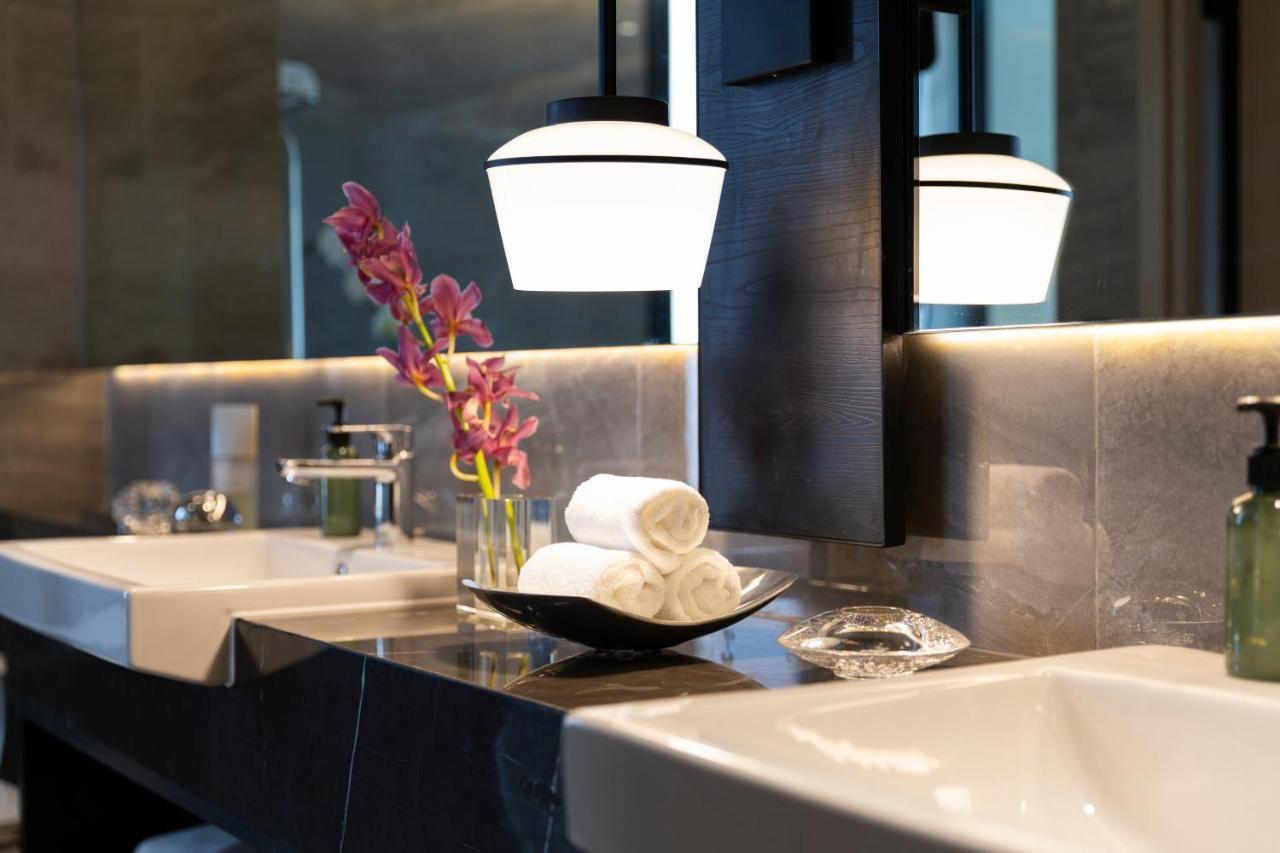 Ascott Thonglor Bangkok Hotel Eksteriør billede Bathroom