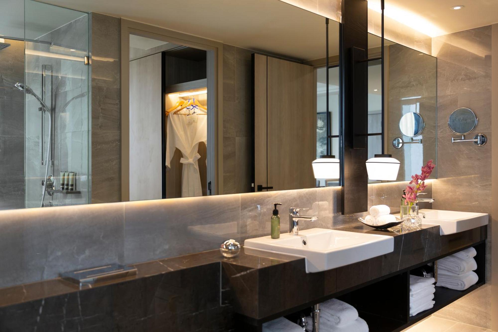 Ascott Thonglor Bangkok Hotel Eksteriør billede Bathroom