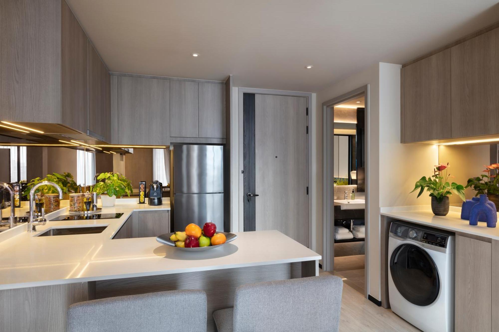 Ascott Thonglor Bangkok Hotel Eksteriør billede A kitchen in a serviced apartment in Hong Kong