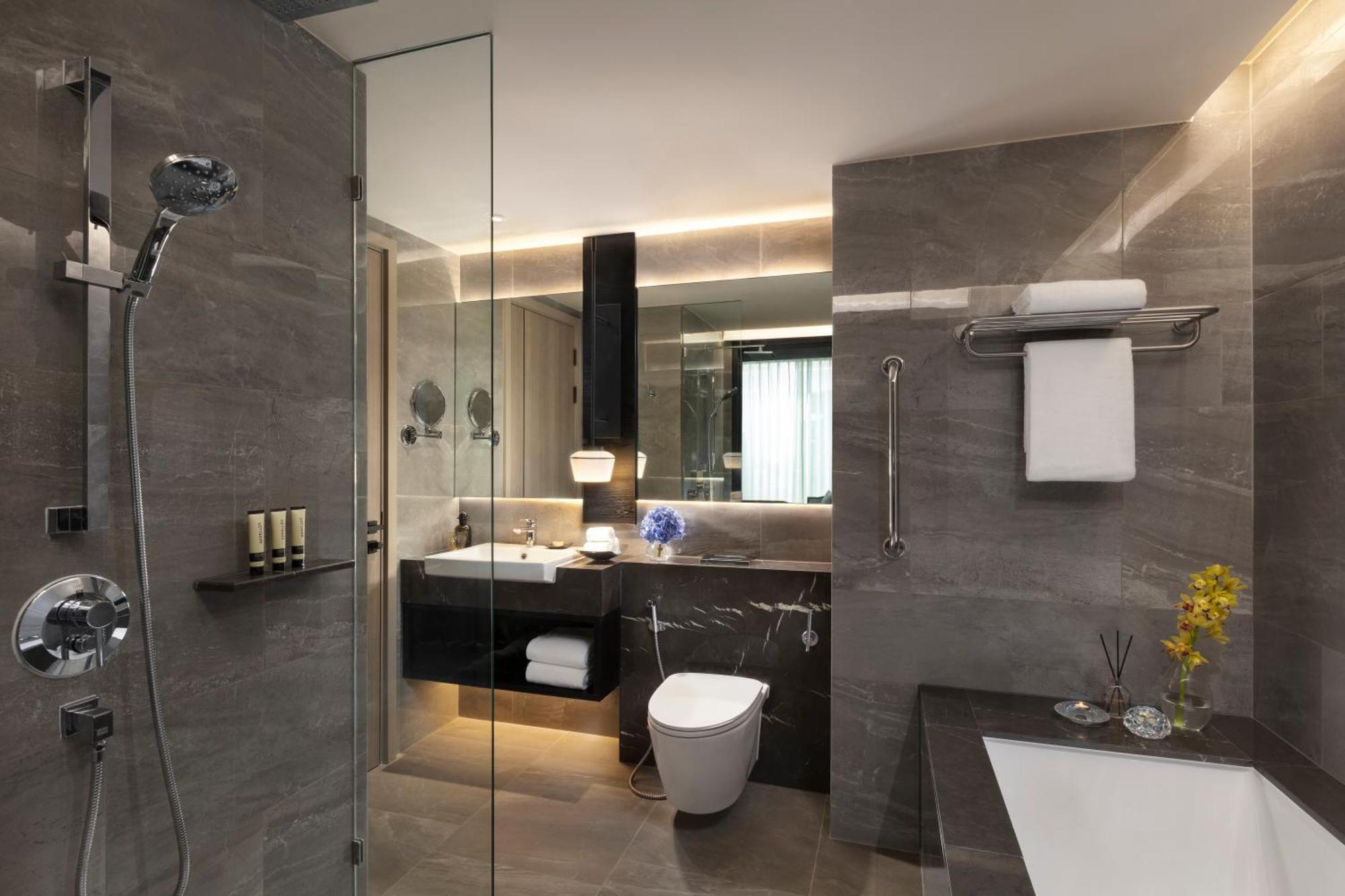 Ascott Thonglor Bangkok Hotel Eksteriør billede Bathroom